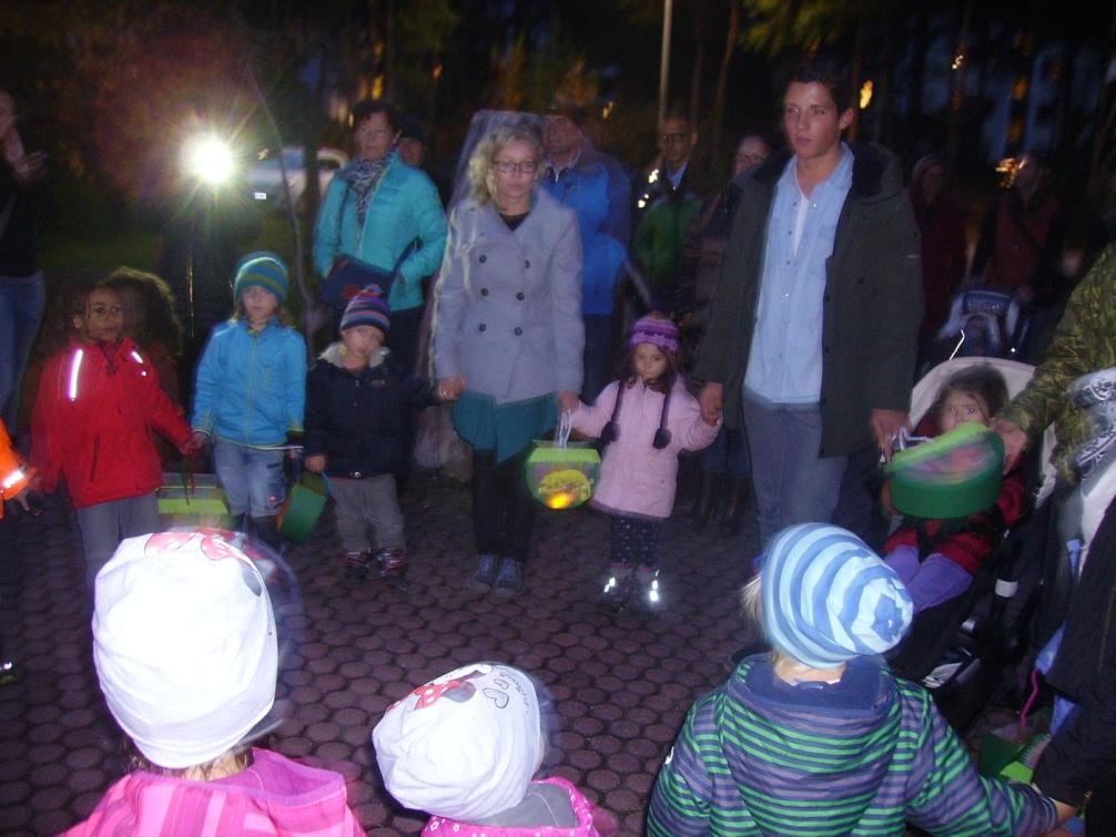 Kindergruppe beim Martinsumzug